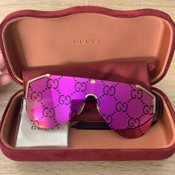 Gucci Accessories - Gucci Sunglasses Like New!!